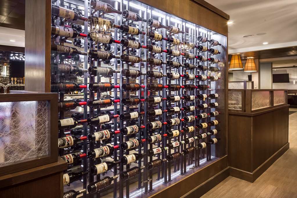 Radisson Hotel & Confence Center - thumb 10