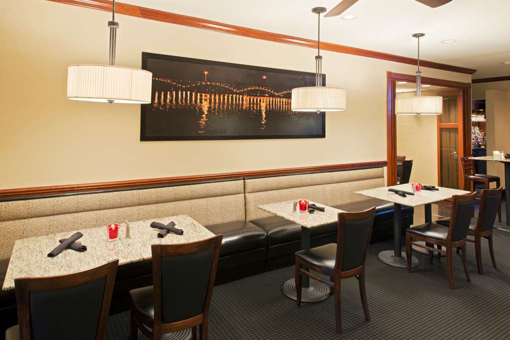 Radisson Htl & Conf Center Rockford - thumb 10