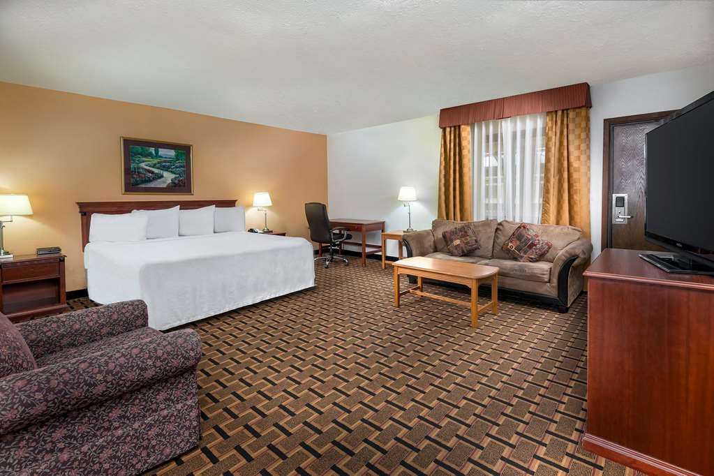 Ramada By Wyndham Indianapolis Speedway - thumb 3