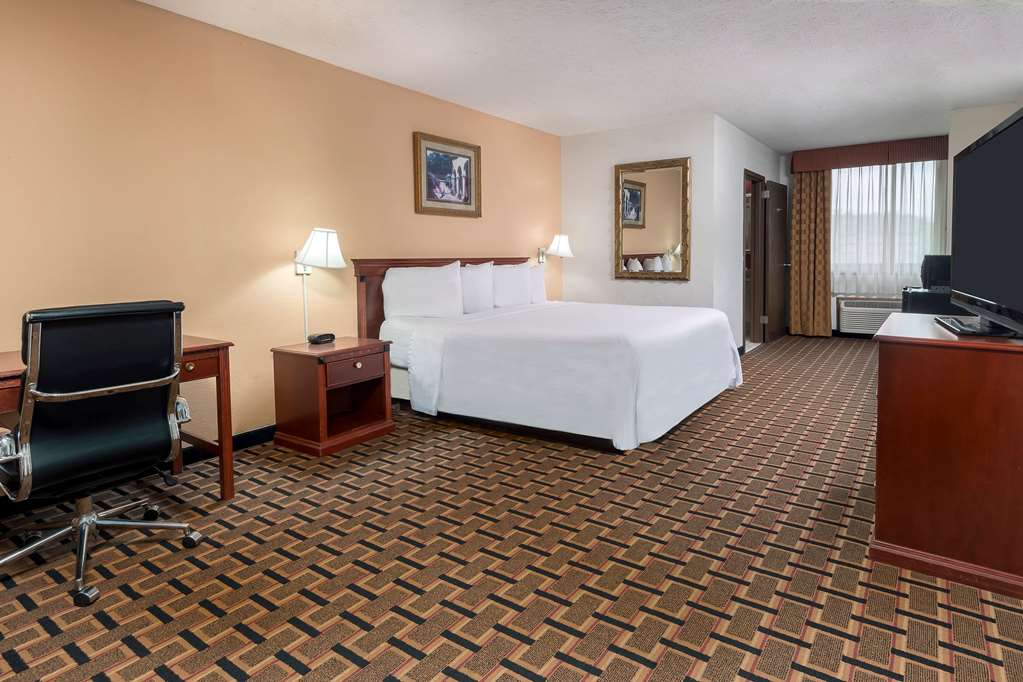 Ramada By Wyndham Indianapolis Speedway - thumb 4
