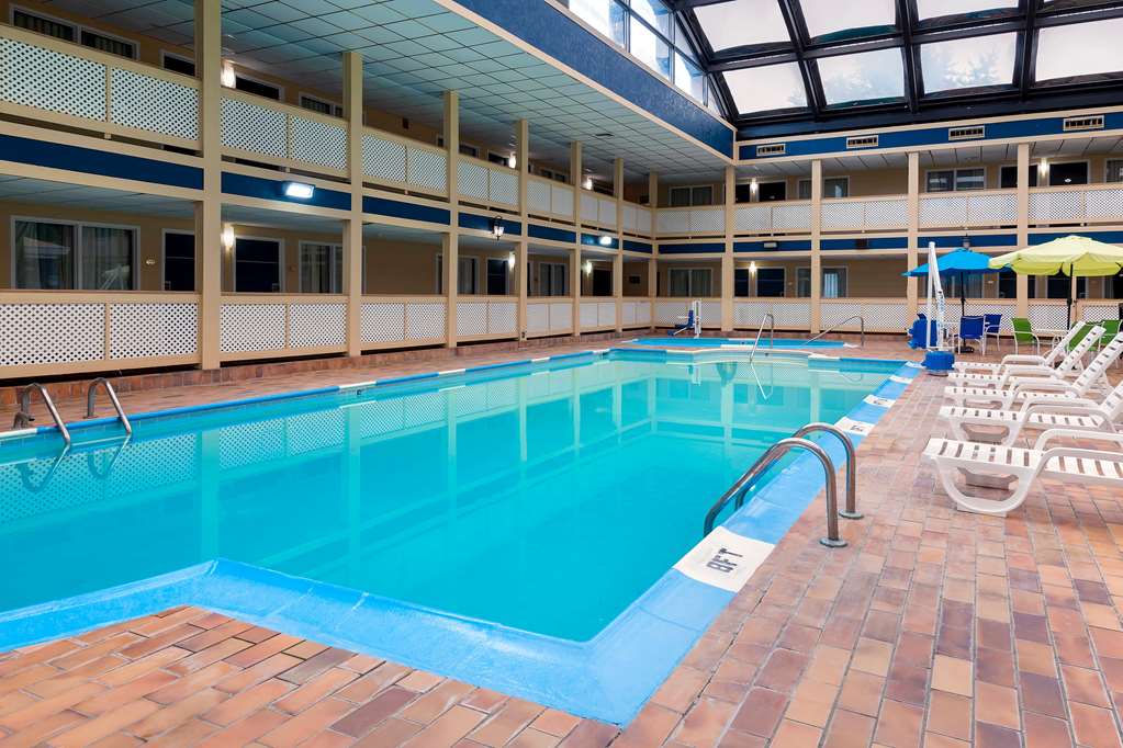 Ramada By Wyndham Indianapolis Speedway - thumb 7