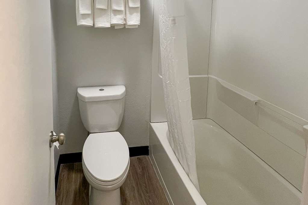 Econo Lodge Inn & Suites Columbus - thumb 4