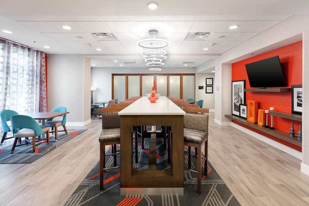 Hampton Inn Acworth - thumb 16