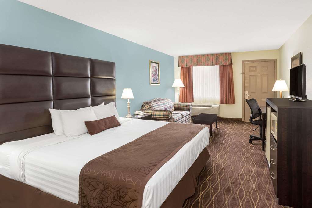 Baymont Inn & Sts Conference Cntr Alpine - thumb 2