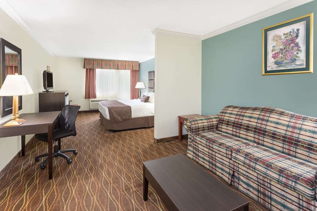 Baymont Inn & Sts Conference Cntr Alpine - thumb 3