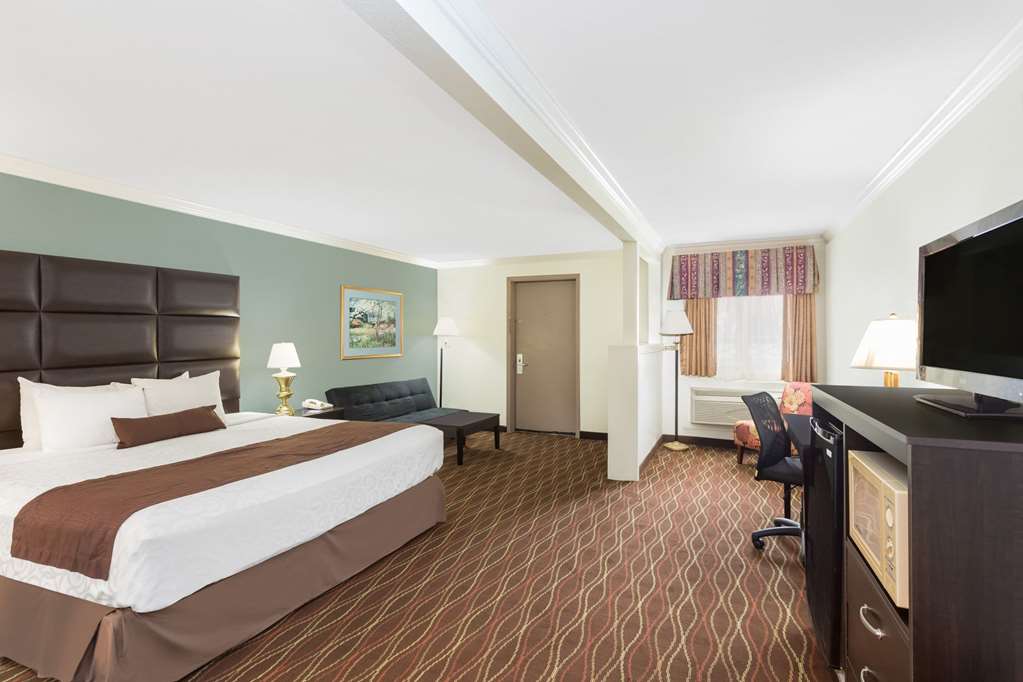 Baymont Inn & Sts Conference Cntr Alpine - thumb 10