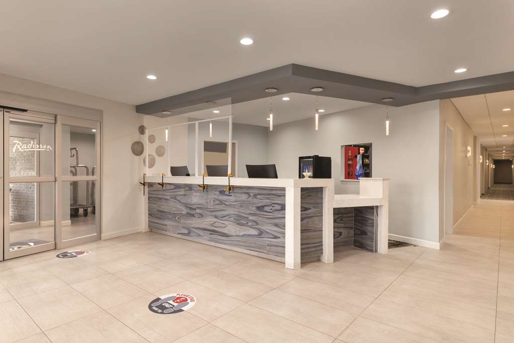 Radisson Hotel Atlanta Airport - thumb 5