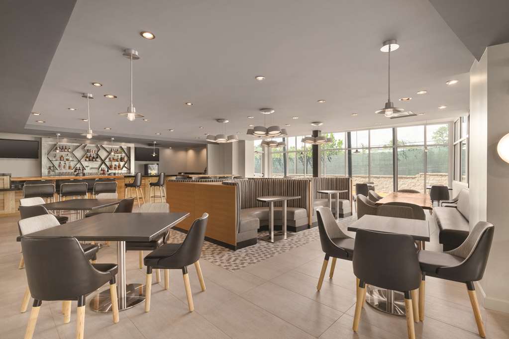 Radisson Hotel Atlanta Airport - thumb 12