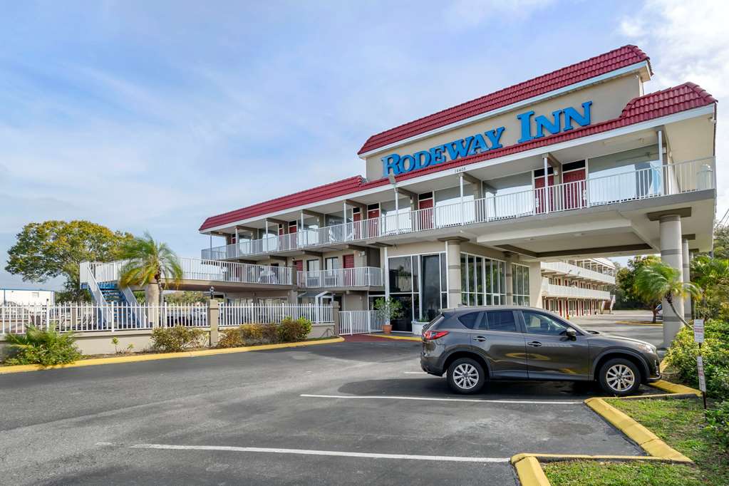 Rodeway Inn - thumb 1