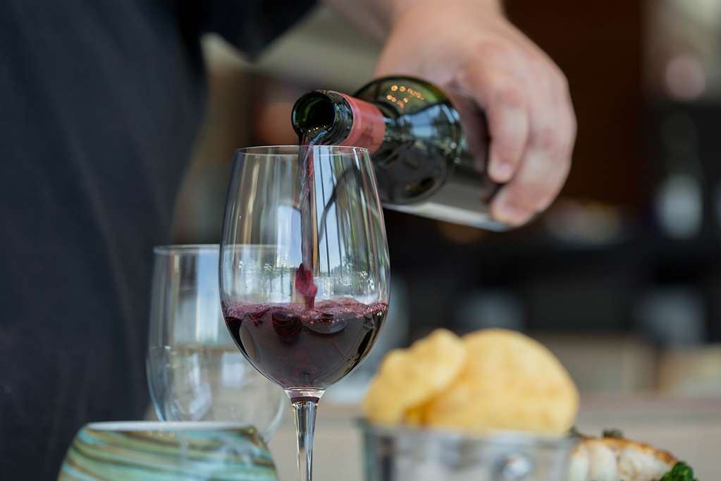 Waterstone Resort & Marina, Curio Coll - thumb 13