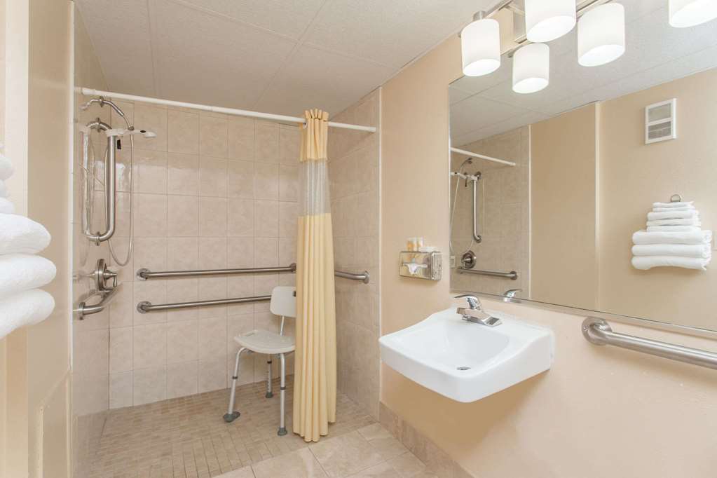 Days Inn Bradenton I-75 - thumb 4