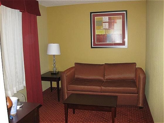 Holiday Inn Express Hotel & Suites - thumb 13