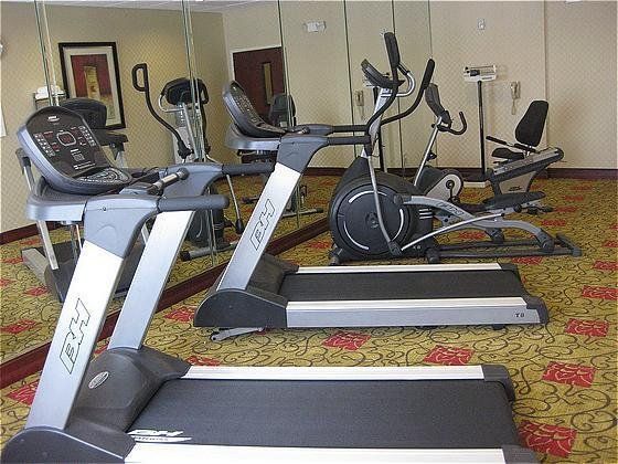 Holiday Inn Express Hotel & Suites - thumb 14