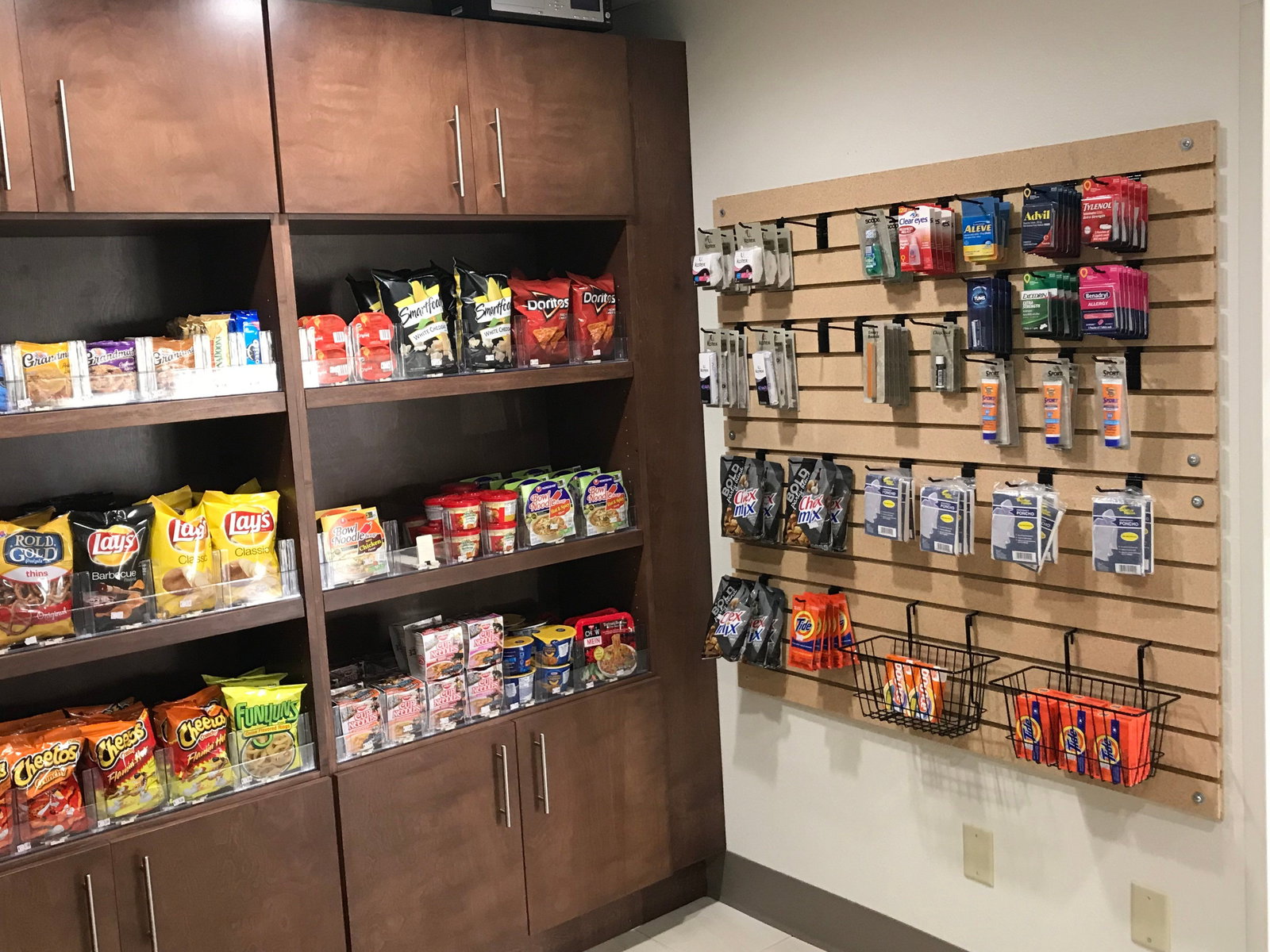 Holiday Inn Express Hotel & Suites - thumb 16