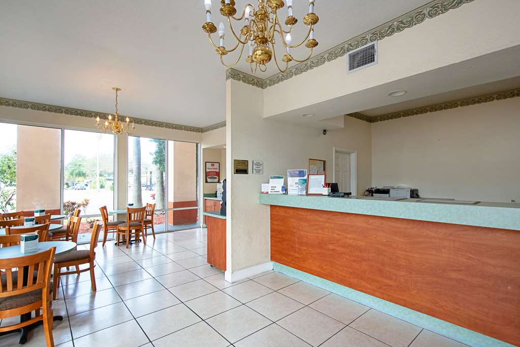 Econo Lodge Inn & Suites - thumb 5