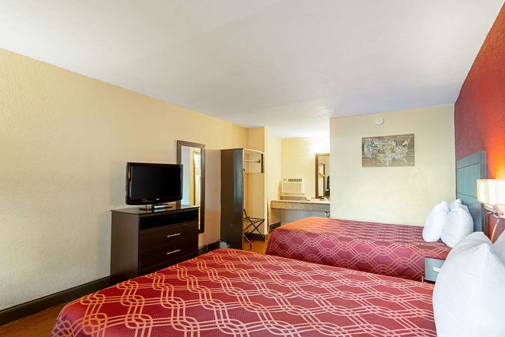Econo Lodge Inn & Suites - thumb 9