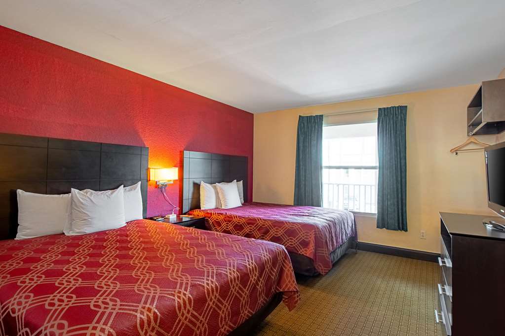 Econo Lodge Inn & Suites - thumb 13