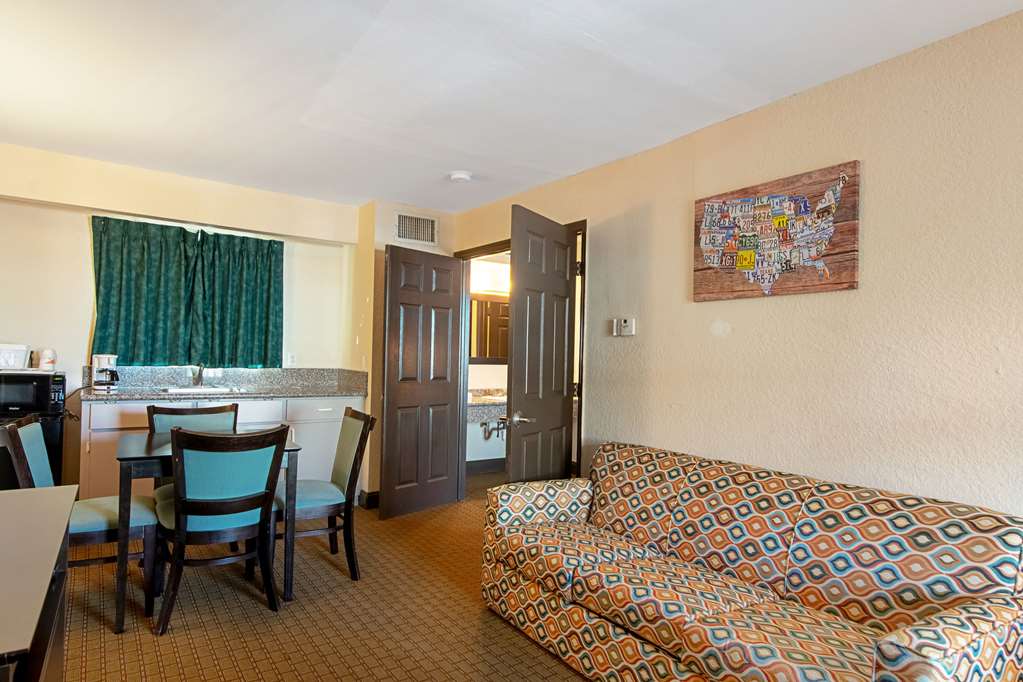 Econo Lodge Inn & Suites - thumb 15