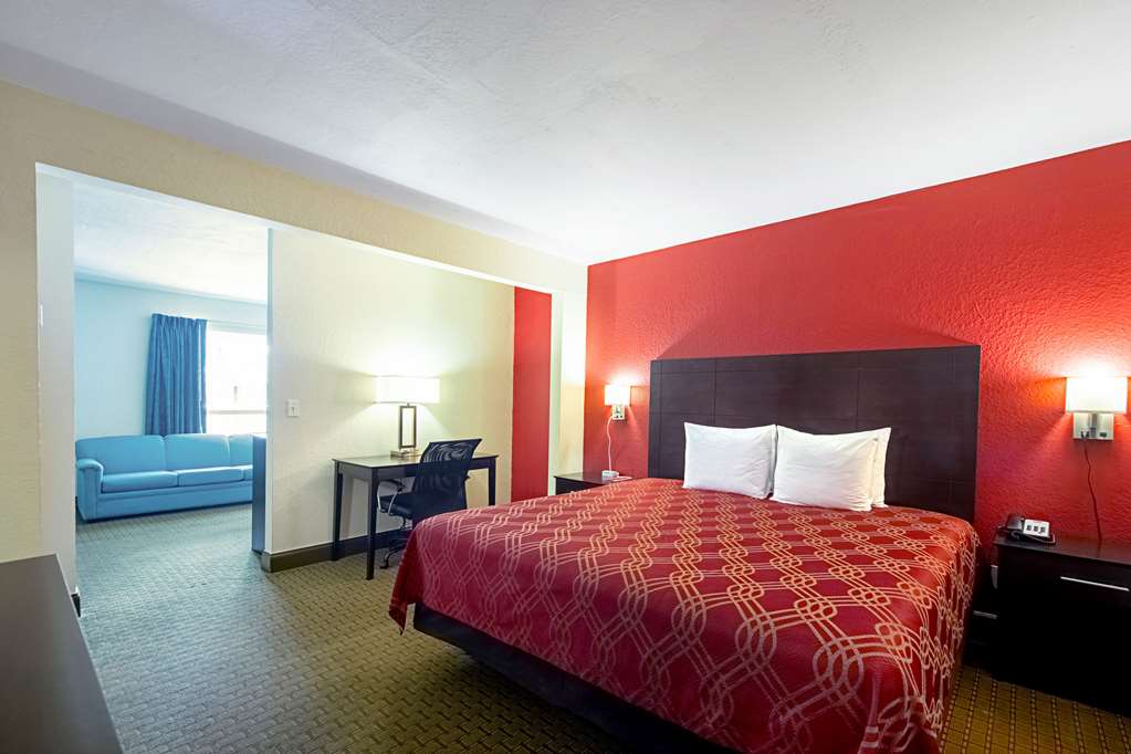 Econo Lodge Inn & Suites - thumb 16