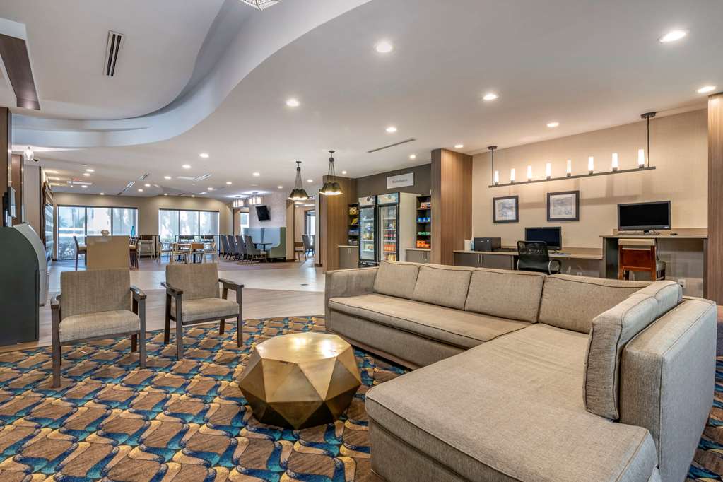 Comfort Suites Ft. Airport & Cruise Port - thumb 4