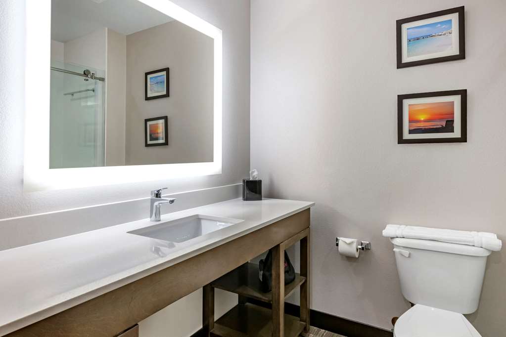 Comfort Suites Ft. Airport & Cruise Port - thumb 6