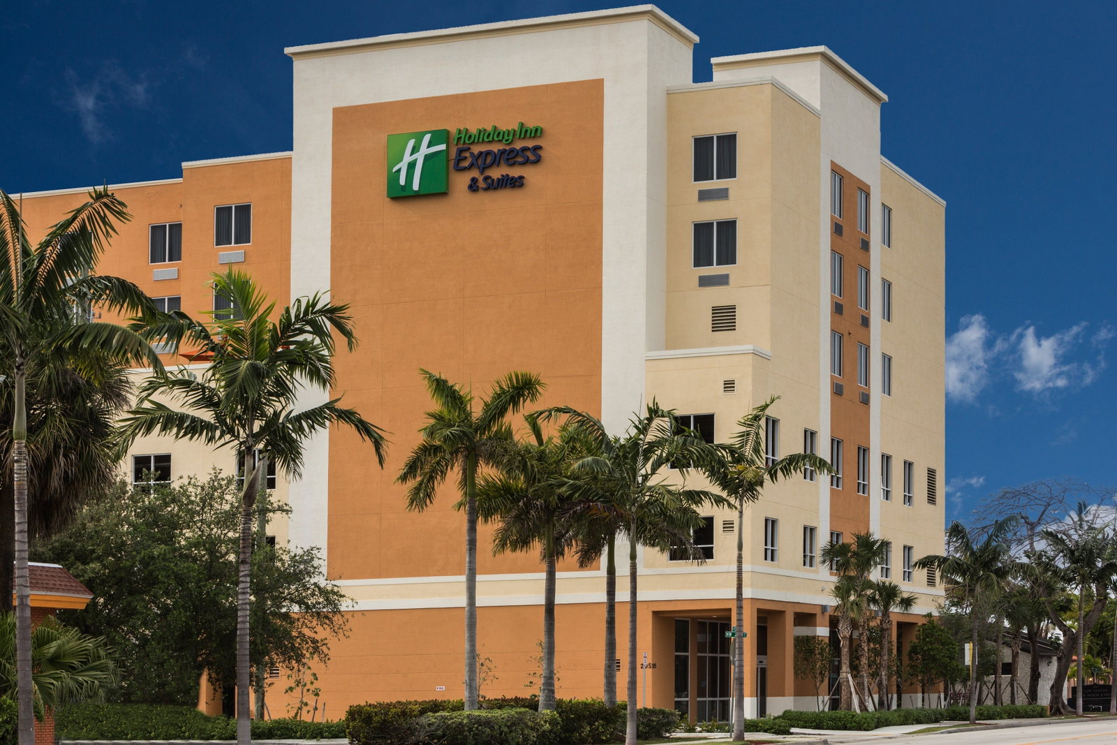 Holiday Inn Express & Sts Dania Beach - thumb 0