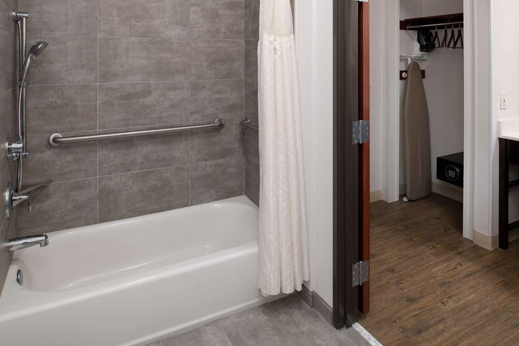 DoubleTree By Hilton Olympia - thumb 4