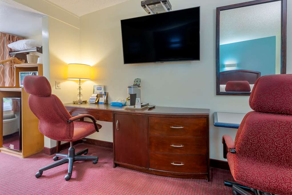 Rodeway Inn& Suites - thumb 9