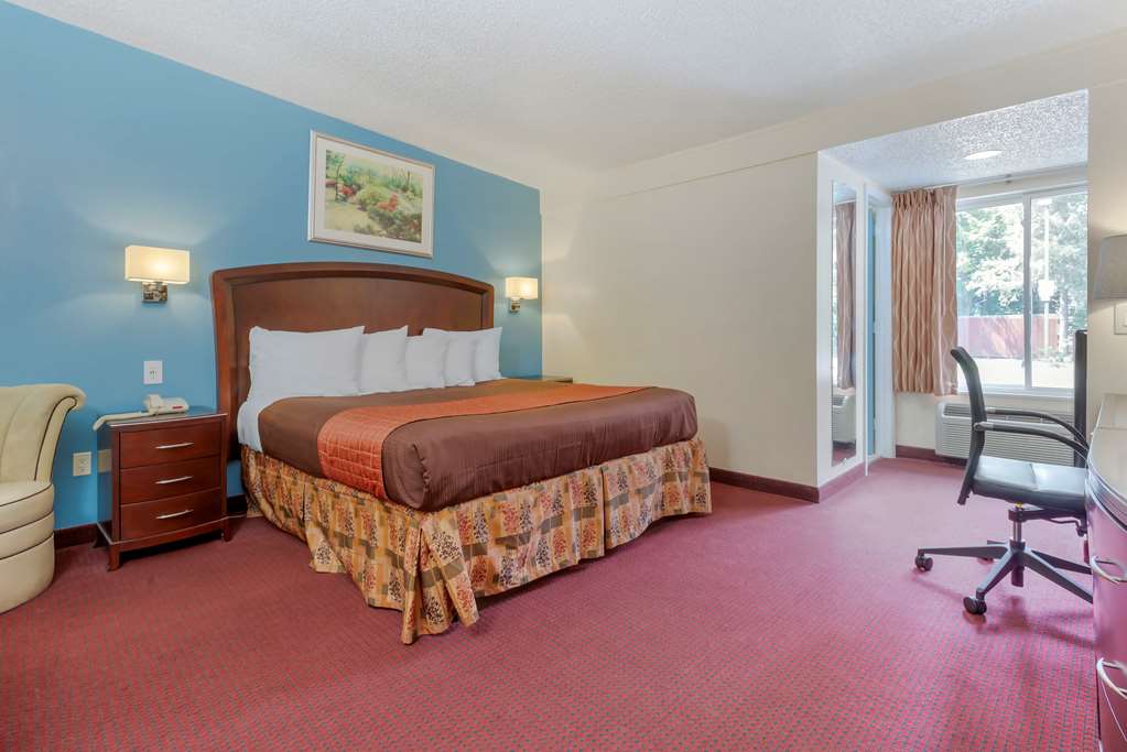 Rodeway Inn& Suites - thumb 11