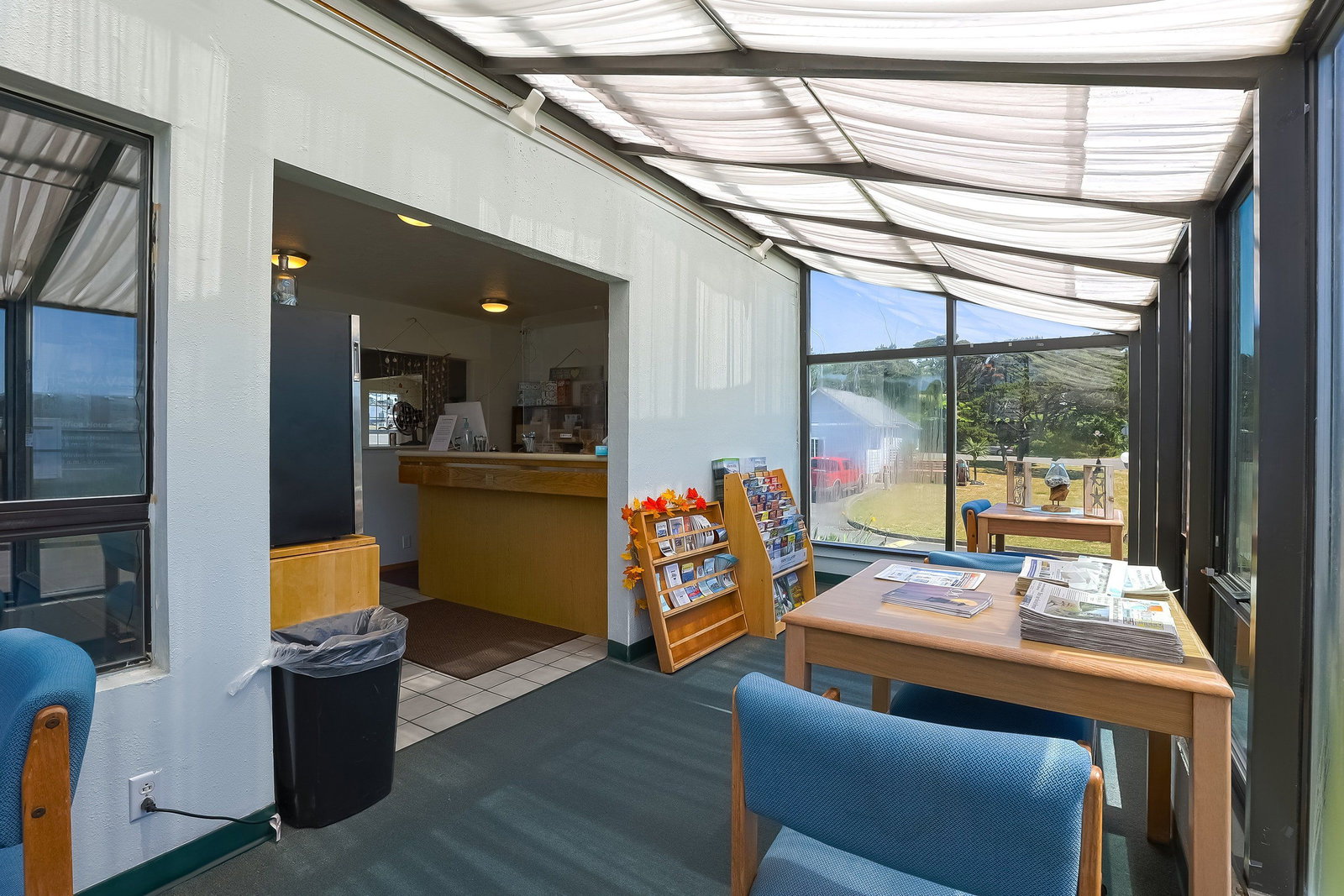 Waves Of Newport - thumb 4