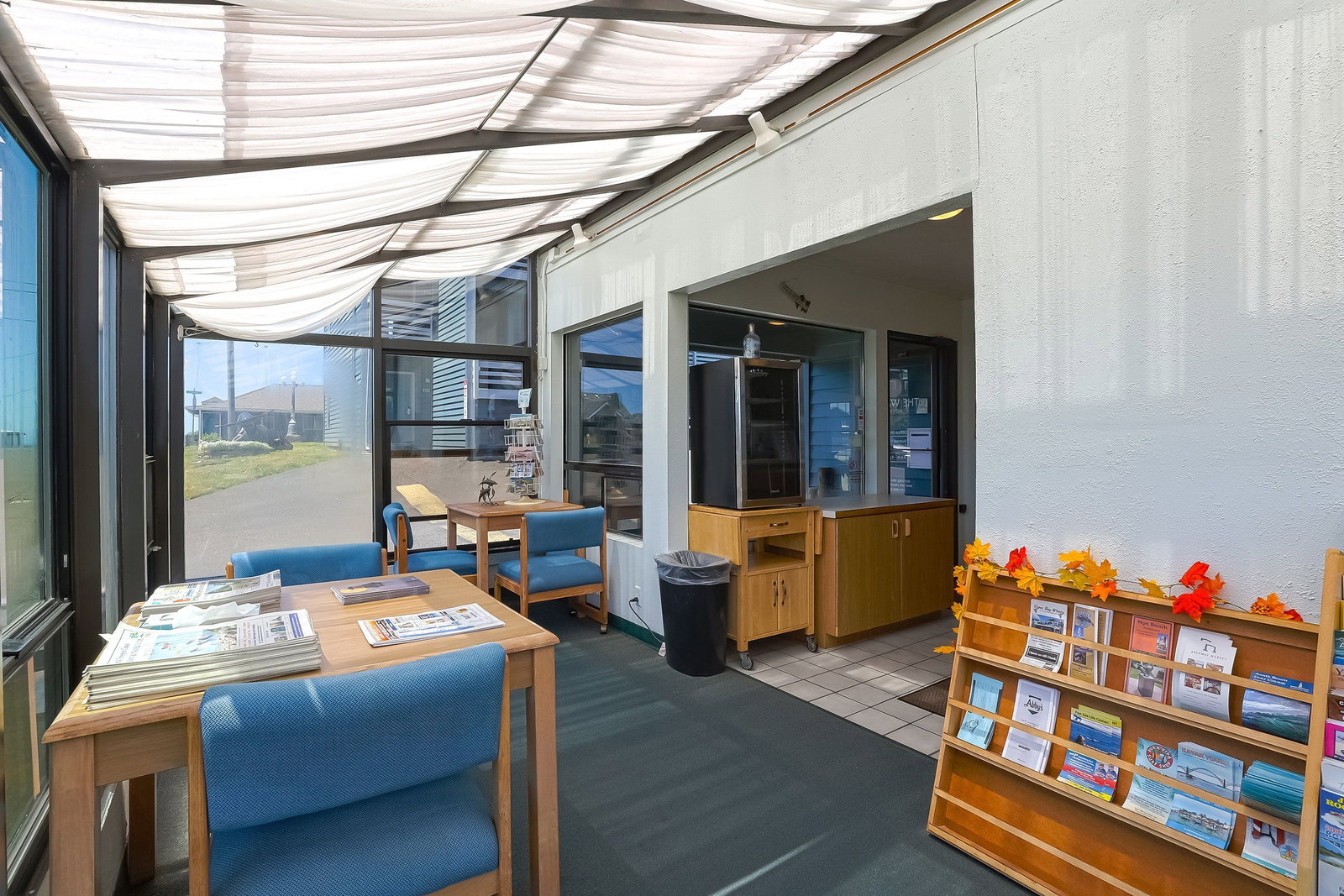 Waves Of Newport - thumb 6