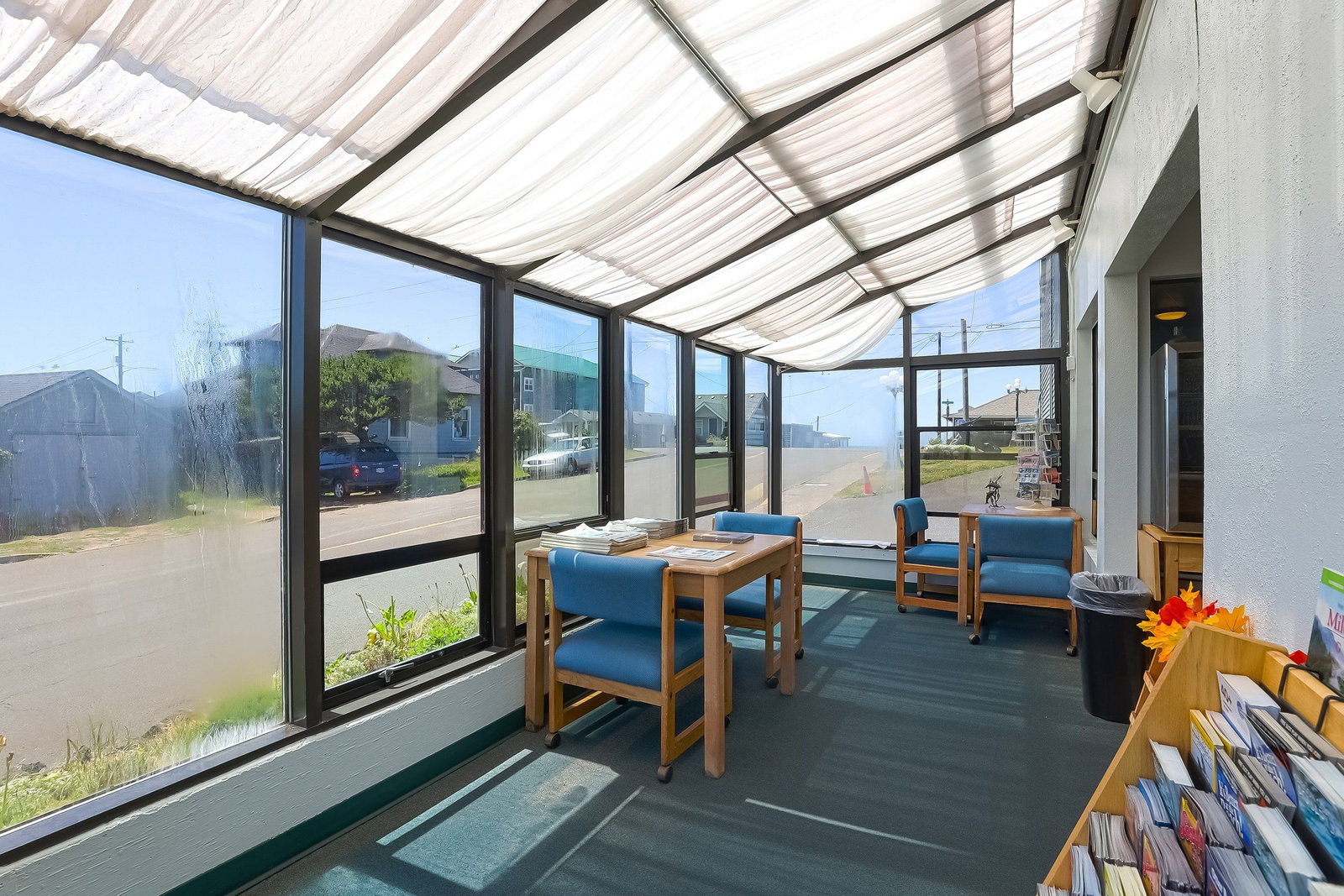 Waves Of Newport - thumb 7