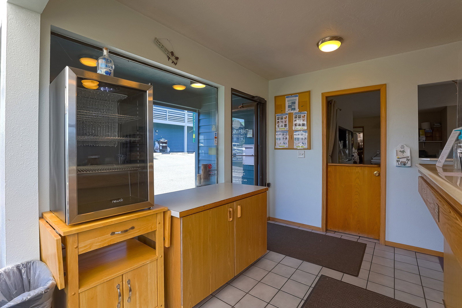 Waves Of Newport - thumb 8