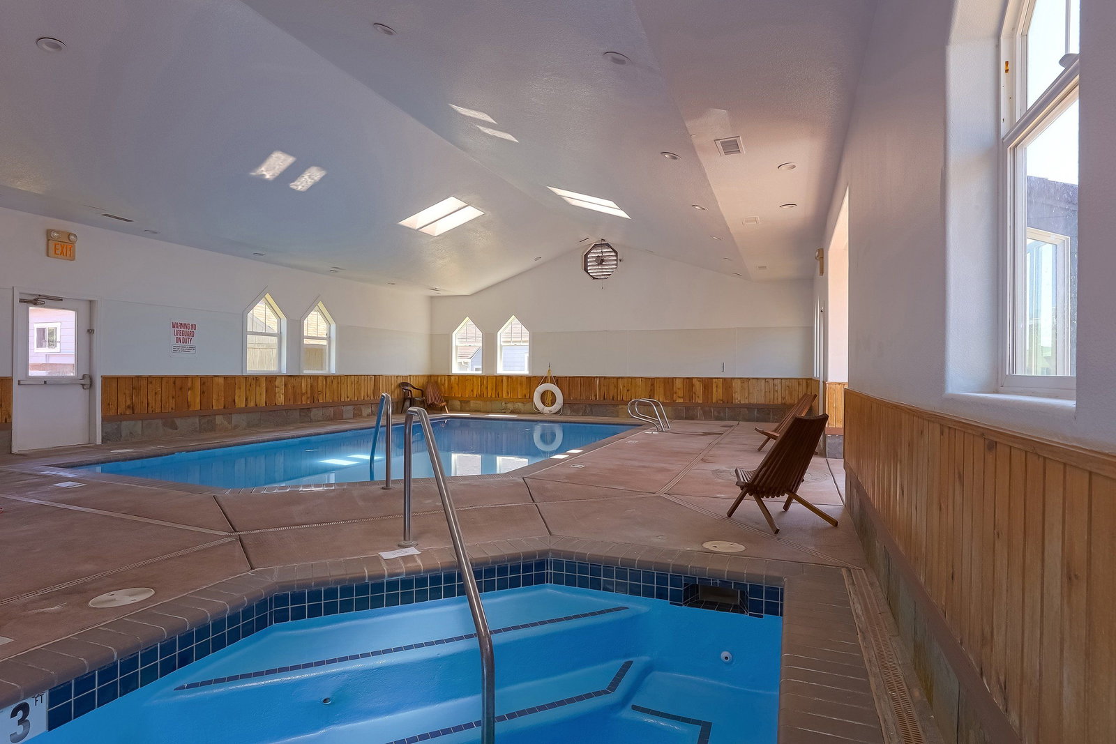 Waves Of Newport - thumb 9