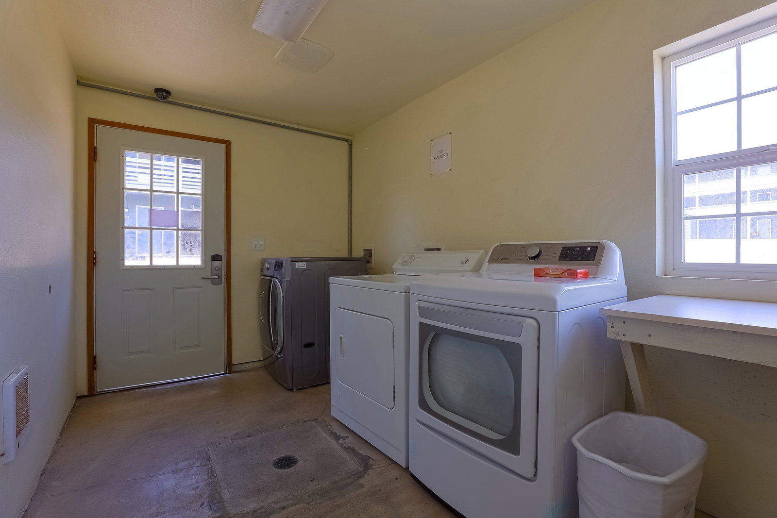 Waves Of Newport - thumb 15