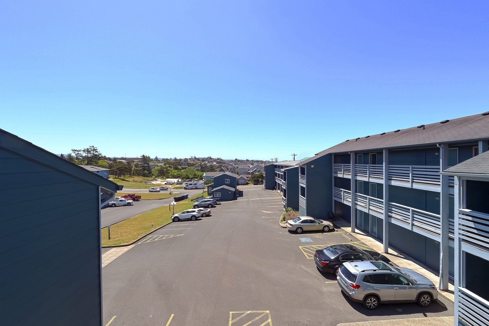 Waves Of Newport - thumb 17