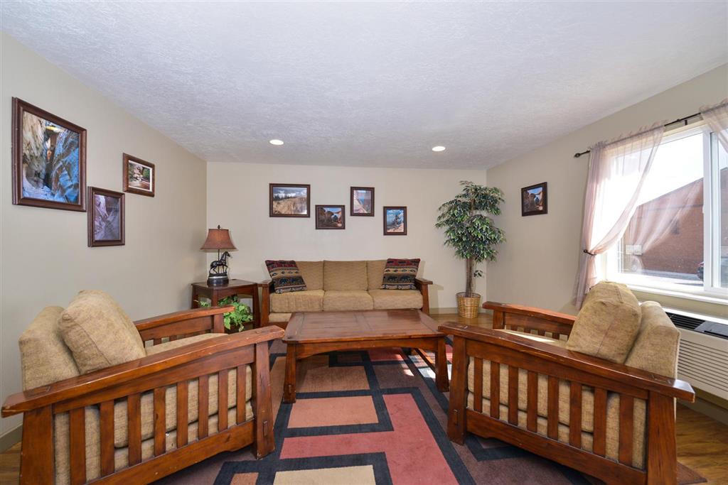 Americas Best Value Inn & Suites - thumb 14