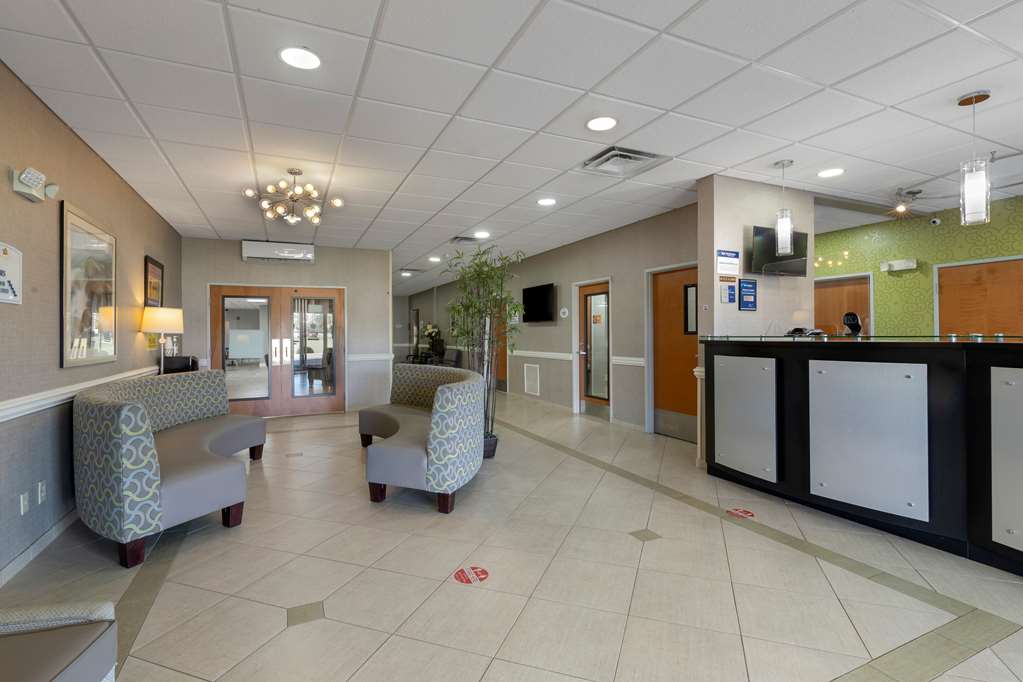 Best Western Plus Brunswick Inn & Suites - thumb 3