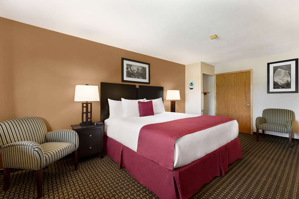 Baymont Inn & Suites Cortez - thumb 8