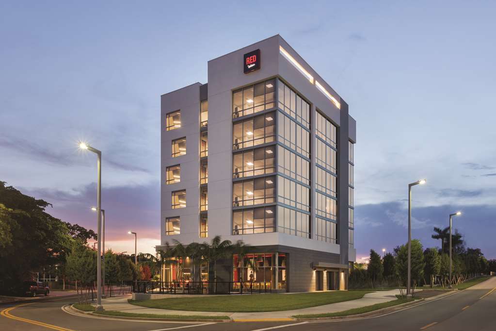 Radisson RED Miami Airport - thumb 0