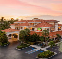 Courtyard Key West Waterfront - Students Accommodation