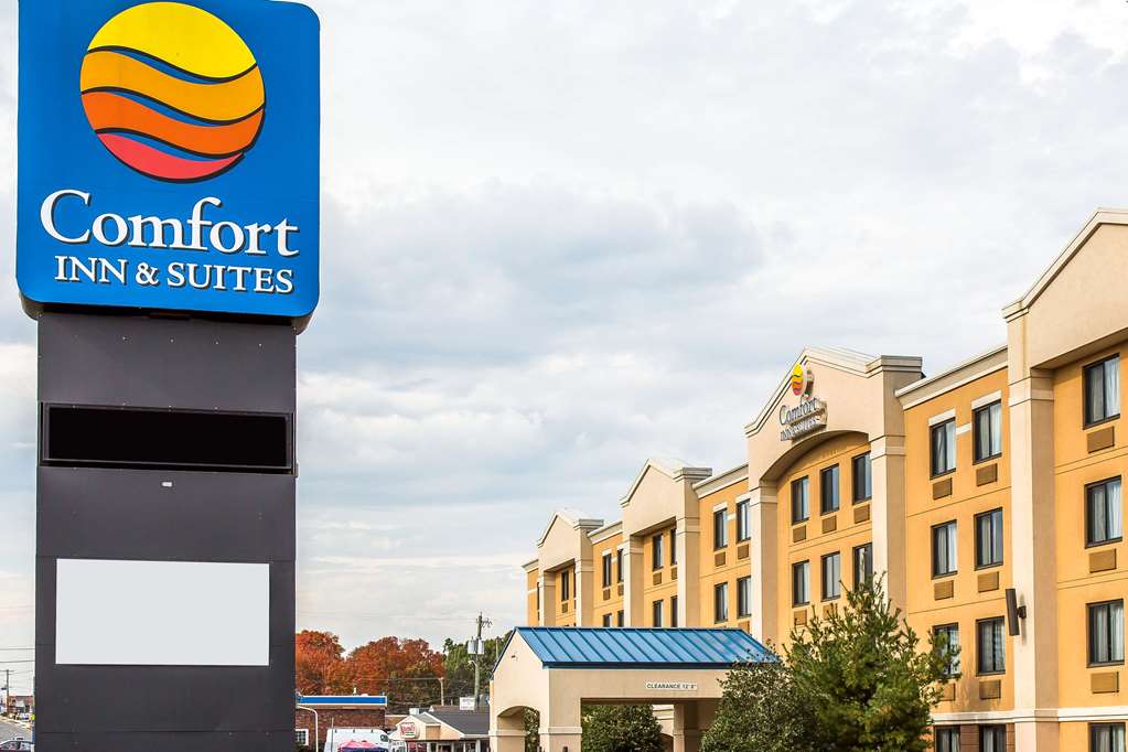 Comfort Inn & Suites - thumb 2