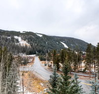 Expedition Station at River Run Village - China Accommodation