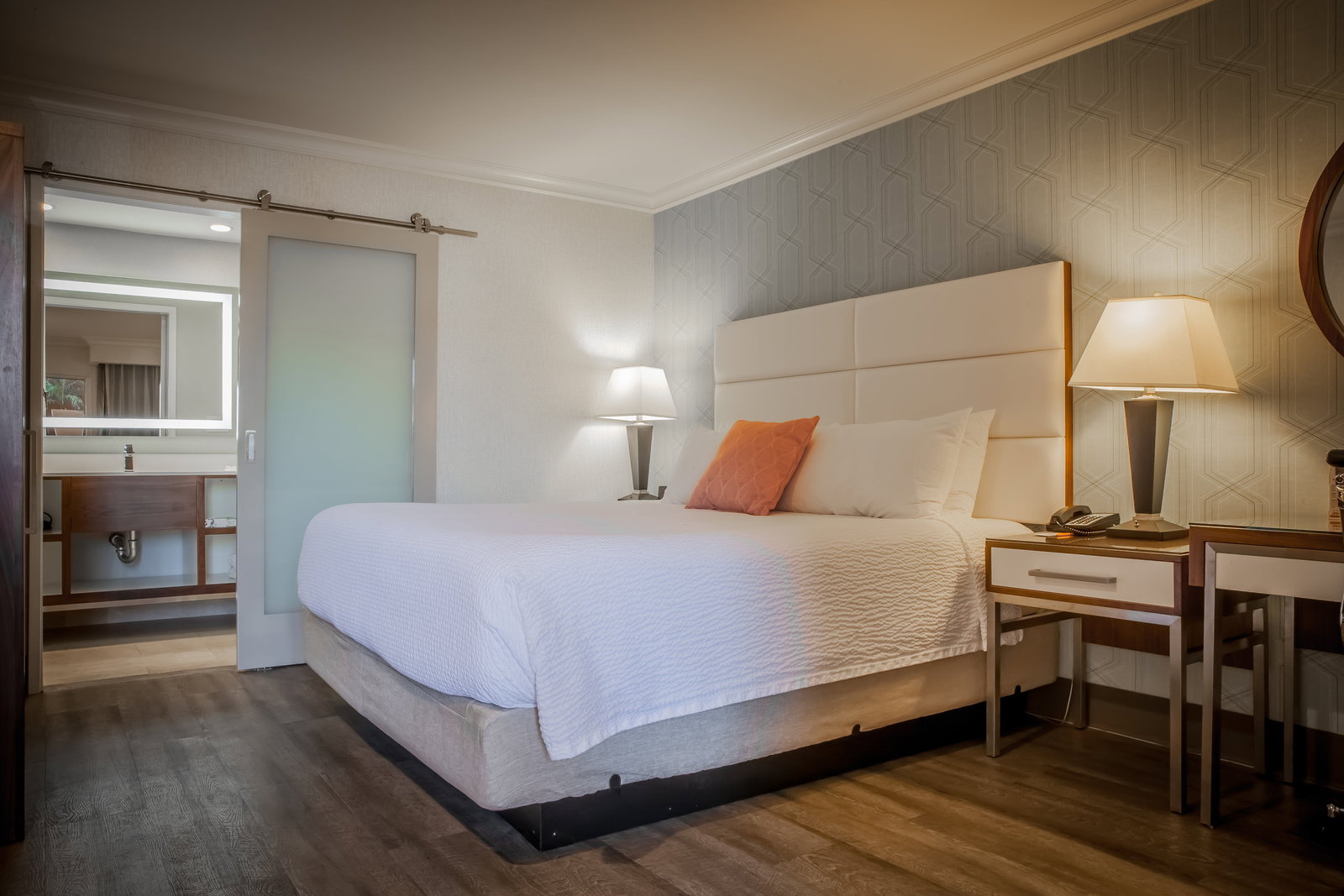 Pasadena Rose And Crown Hotel - thumb 0