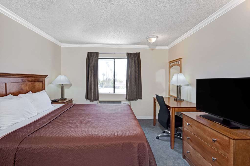 Travelodge Pasadena Central - thumb 1