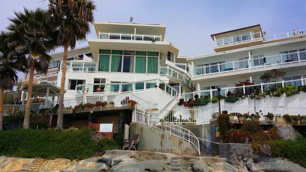 Capri Laguna Inn On The Beach - thumb 0