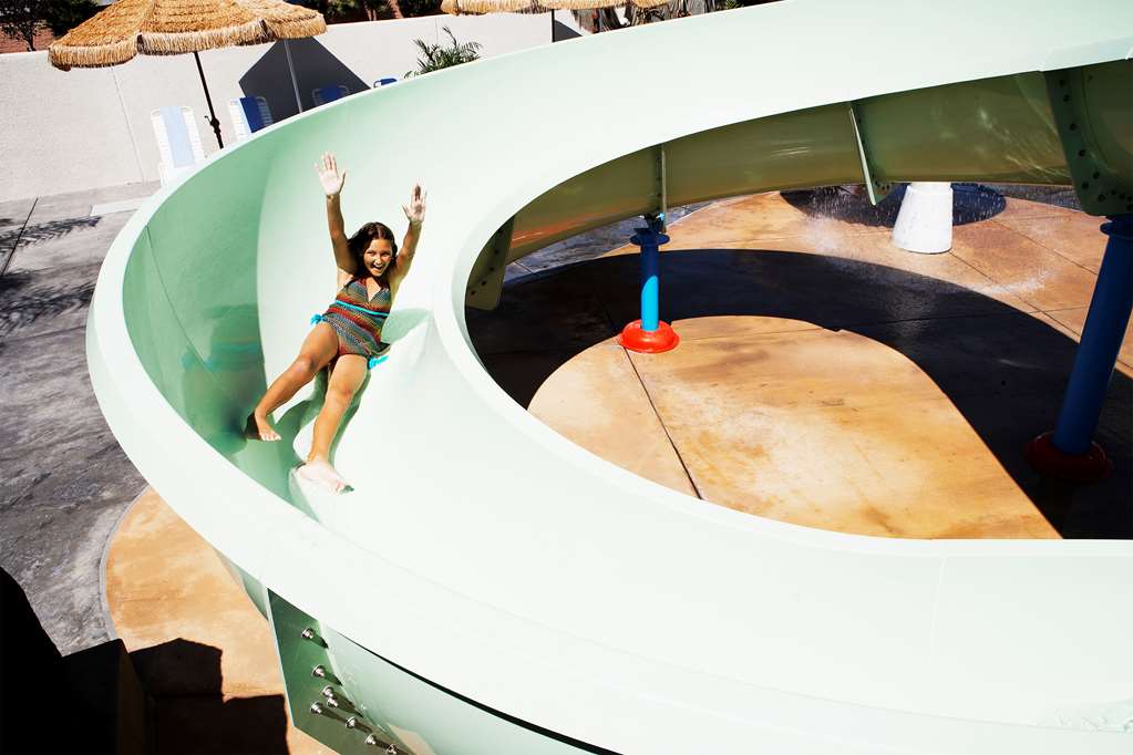 Howard Johnson Anaheim Hotel - thumb 9