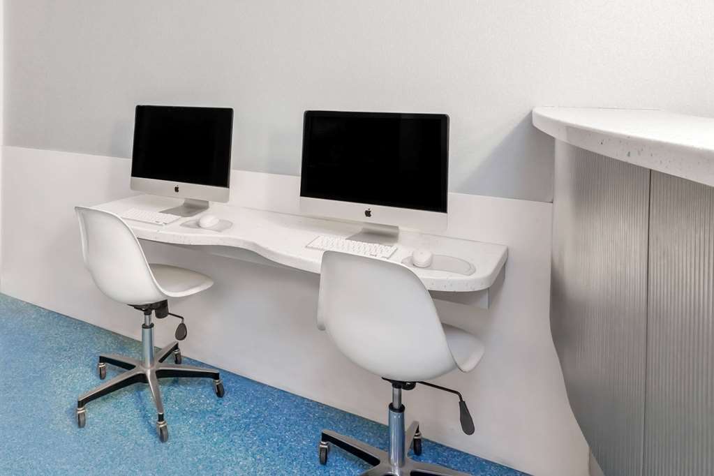 Howard Johnson Anaheim Hotel - thumb 17