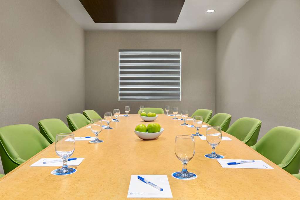 Wyndham Anaheim - thumb 8