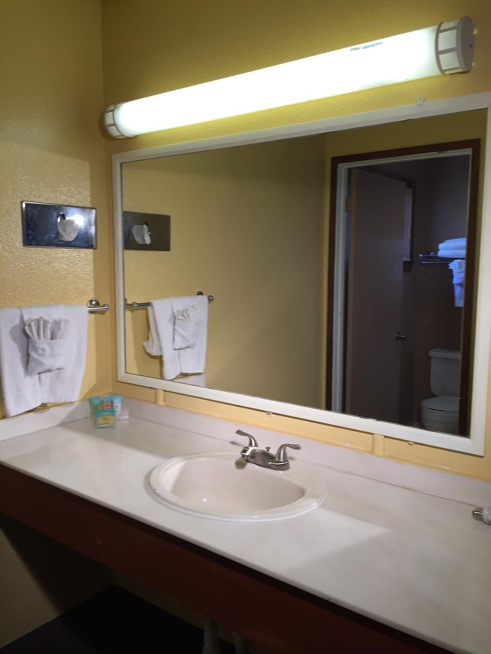 Western Holiday Lodge Three Rivers - thumb 6